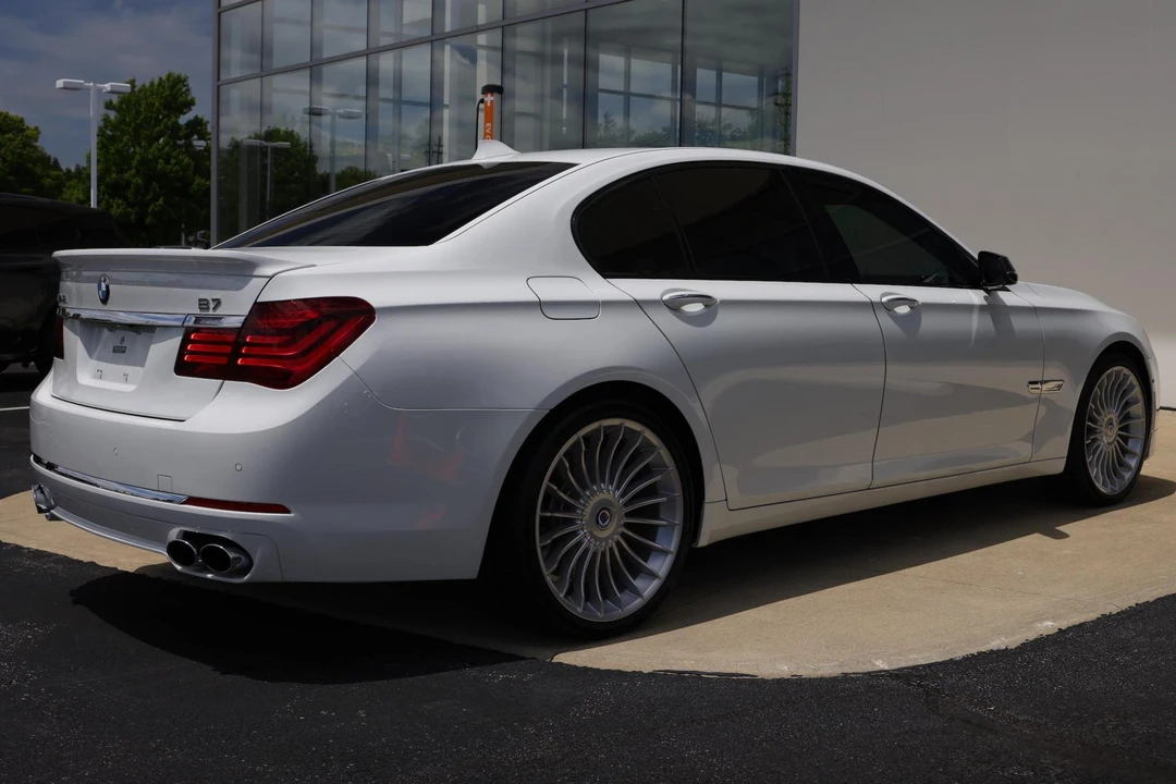2015 BMW Alpina B7 - Image 4 of 31