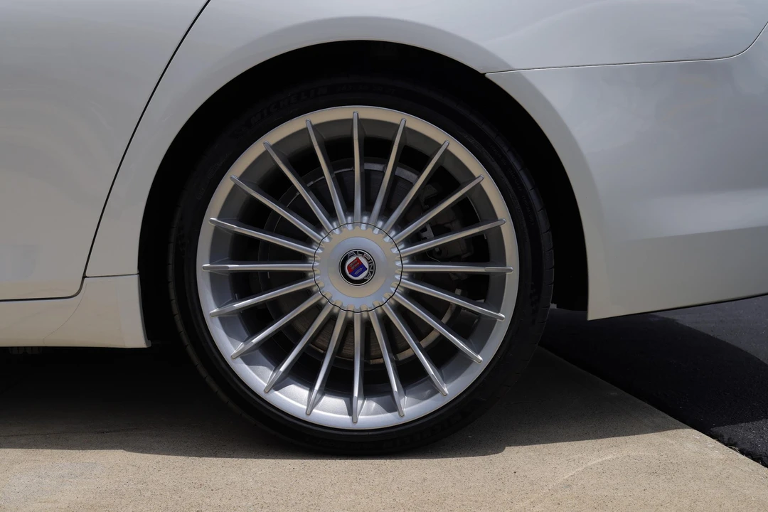 2015 BMW Alpina B7 - Image 25 of 31