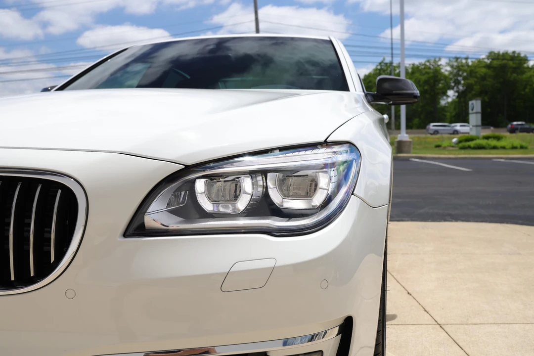 2015 BMW Alpina B7 - Image 14 of 31