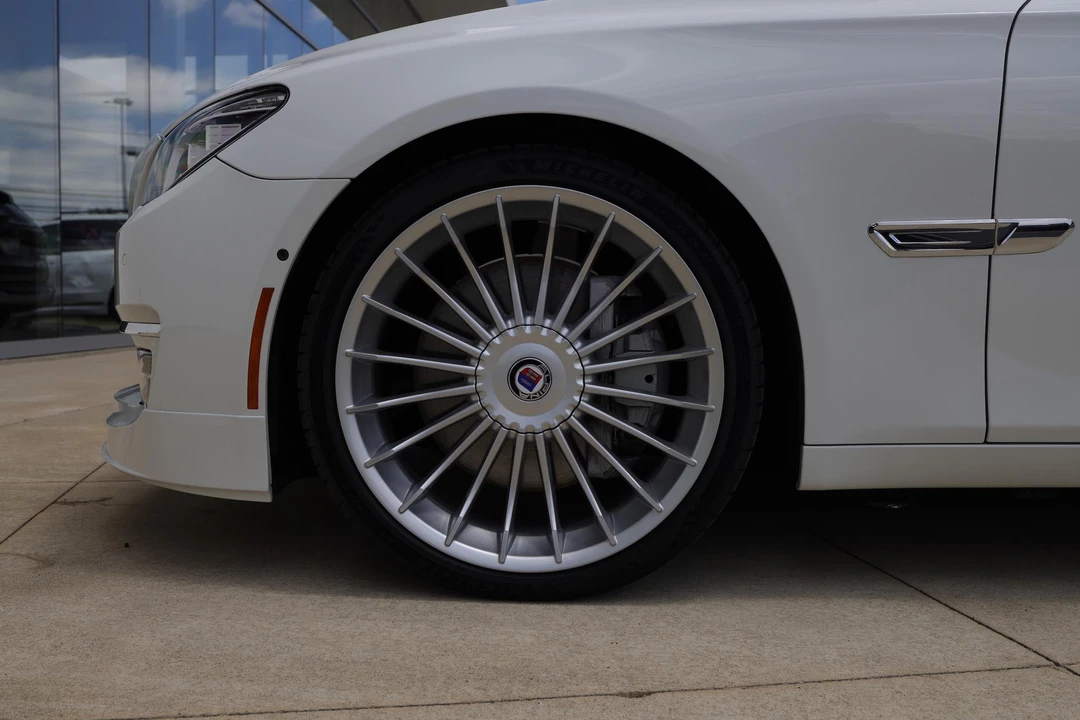 2015 BMW Alpina B7 - Image 24 of 31
