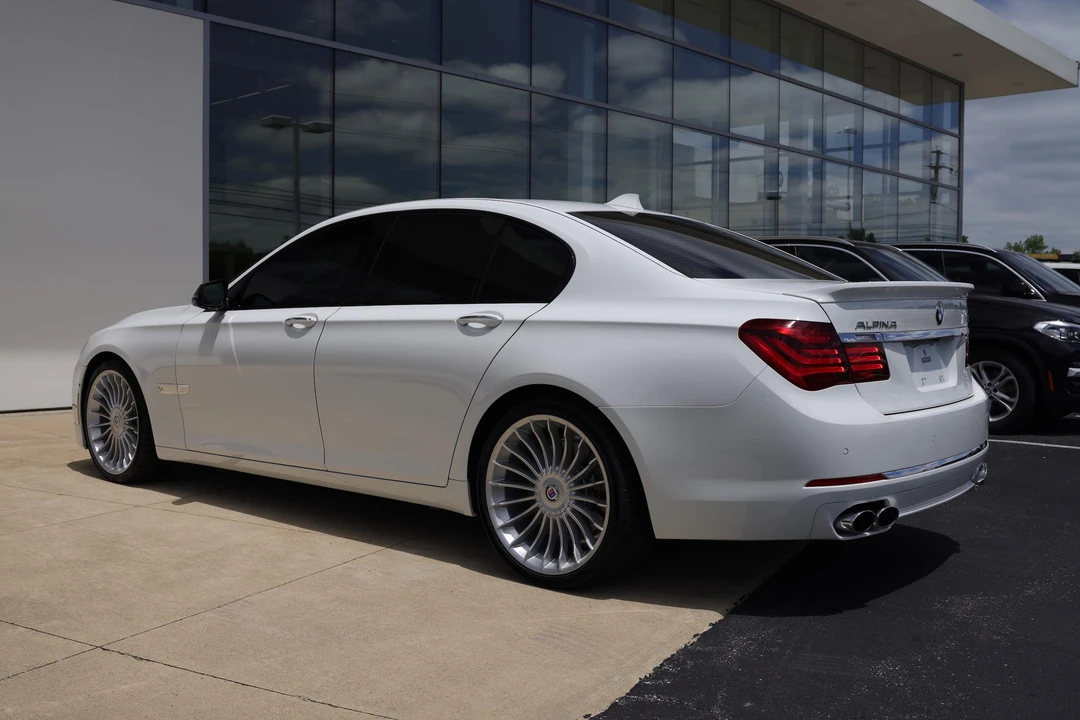 2015 BMW Alpina B7 - Image 7 of 31