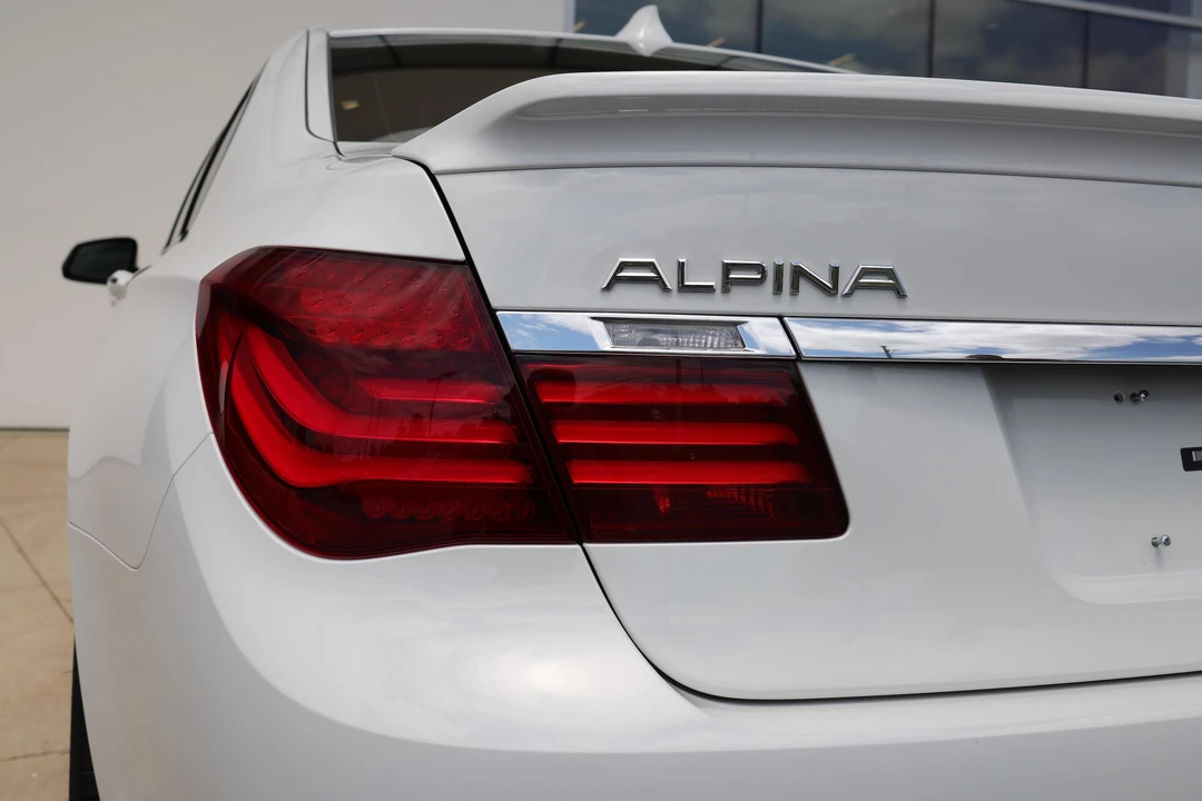 2015 BMW Alpina B7 - Image 18 of 31