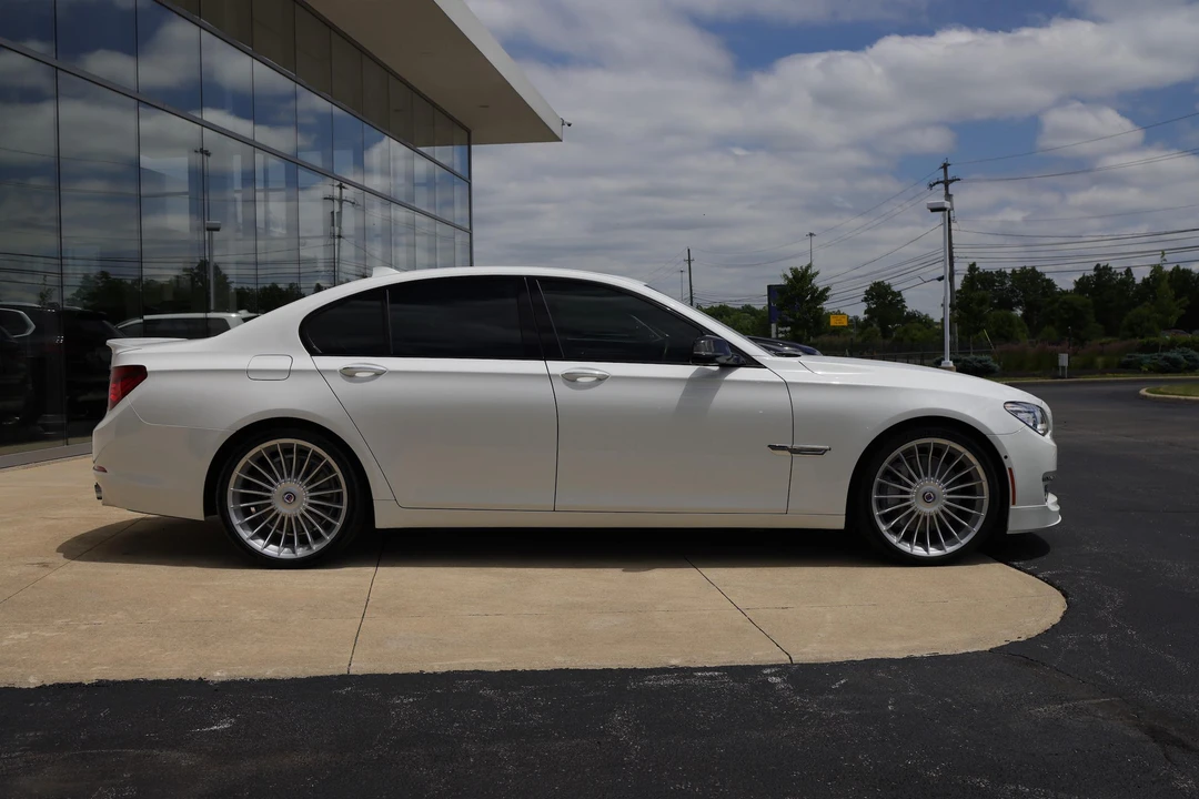 2015 BMW Alpina B7 - Image 8 of 31