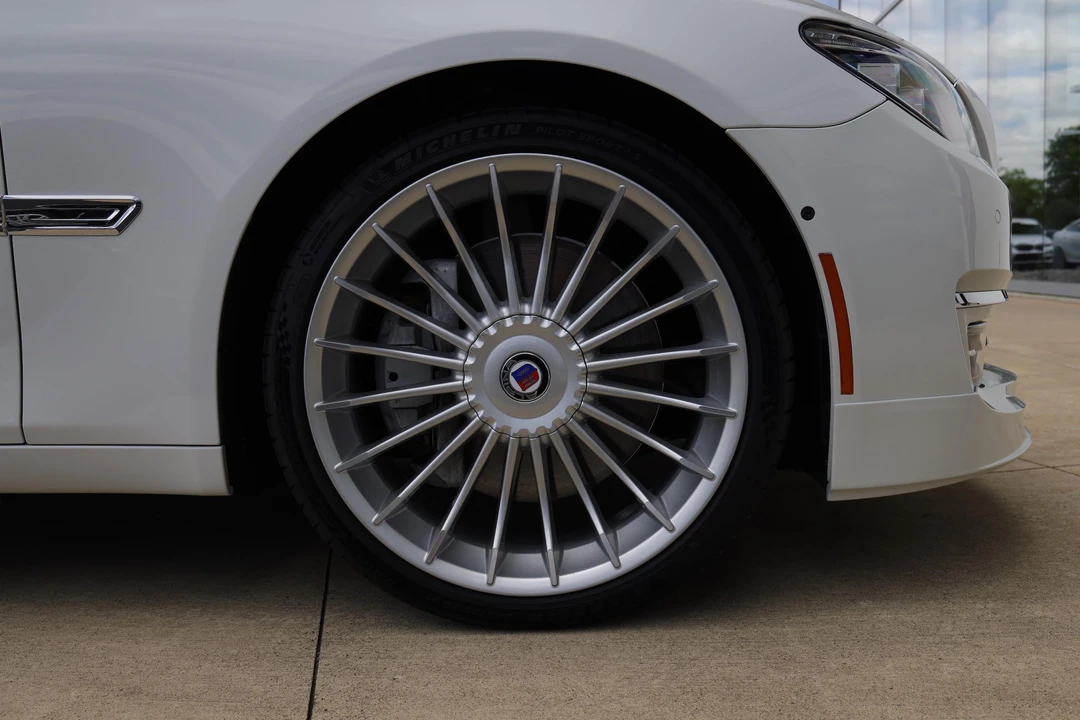 2015 BMW Alpina B7 - Image 27 of 31