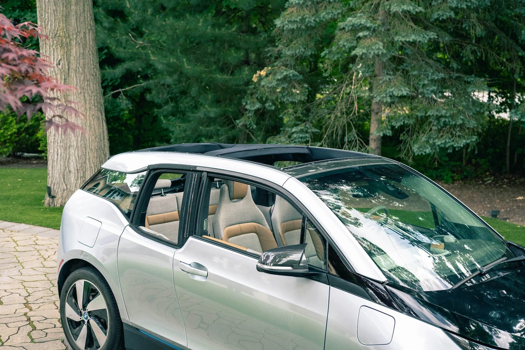 2015 BMW i3 - Image 21 of 31