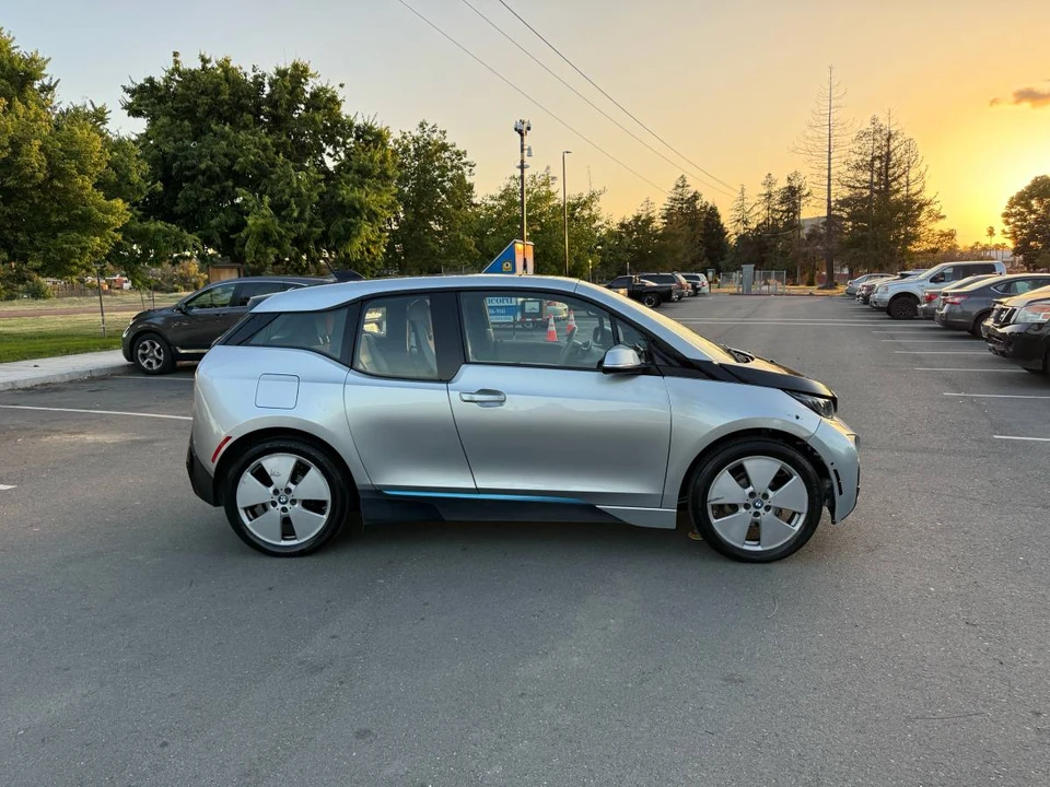 2014 BMW i3 - Image 2 of 6