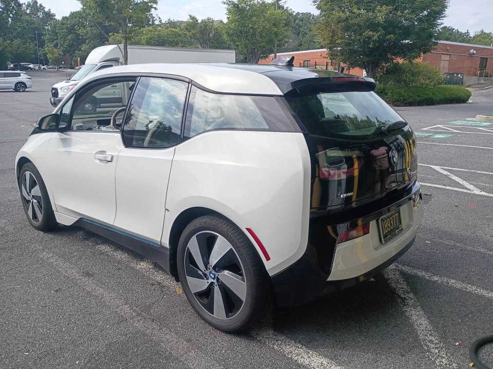 2015 BMW i3 - Image 5 of 6