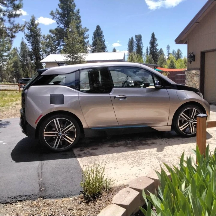 2015 BMW i3 - Image 23 of 24