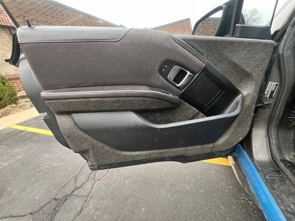 2015 BMW i3 - Image 12 of 17