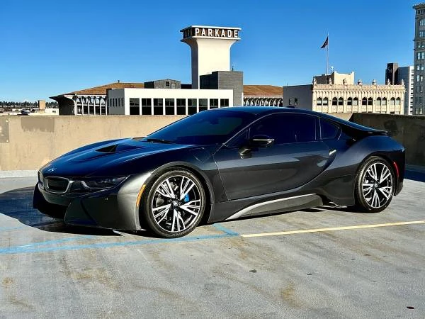 2015 BMW i8 - Image 2 of 12