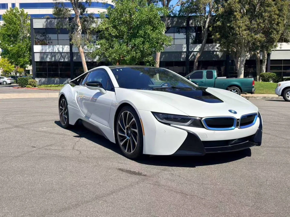 2015 BMW i8 - Image 3 of 11