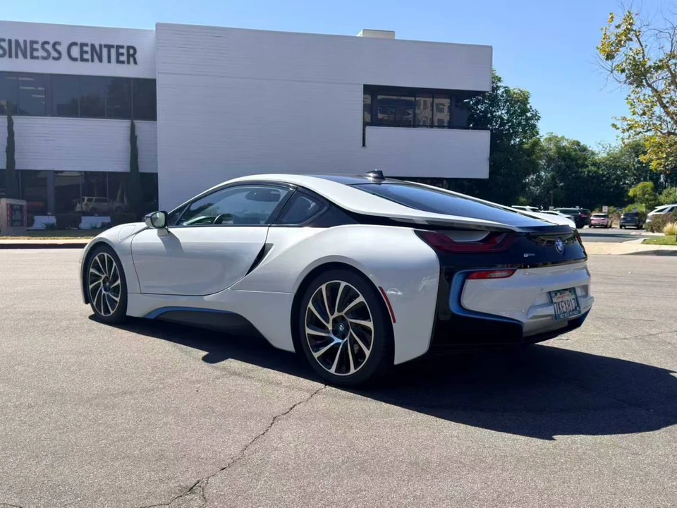 2015 BMW i8 - Image 8 of 11