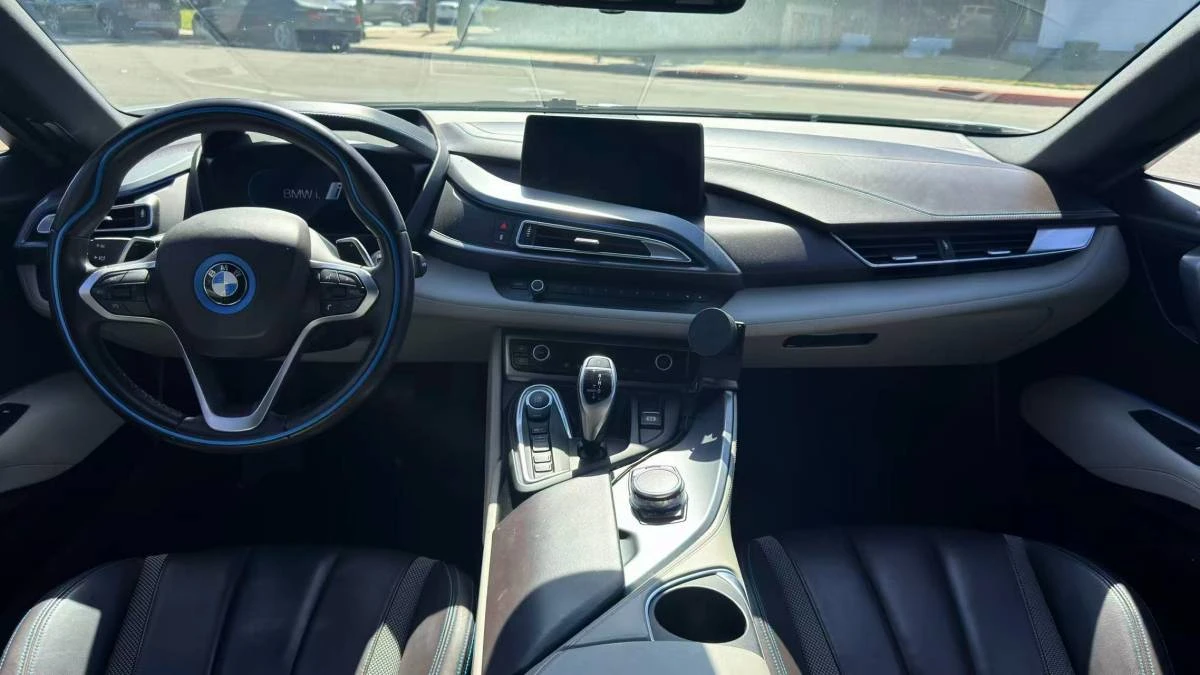 2015 BMW i8 - Image 9 of 11