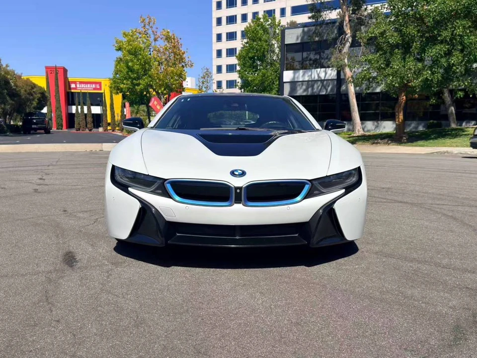 2015 BMW i8 - Image 2 of 11