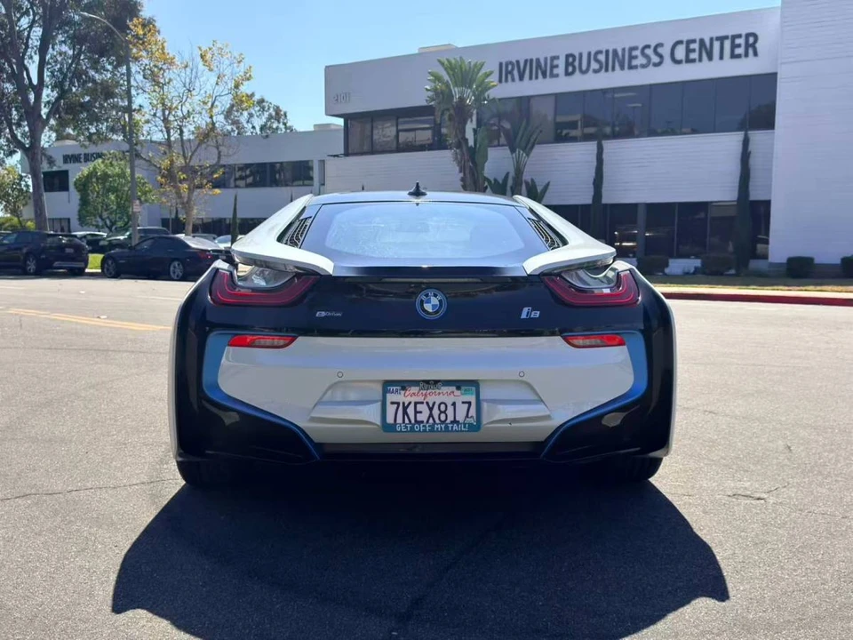 2015 BMW i8 - Image 5 of 11