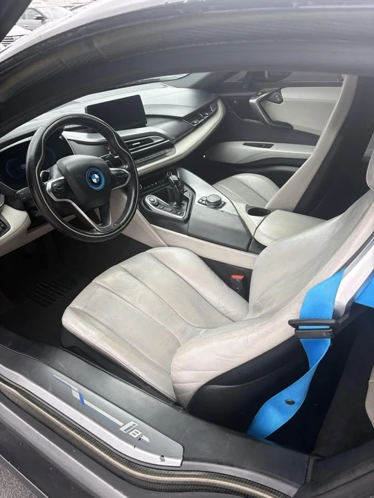 2015 BMW i8 - Image 6 of 7