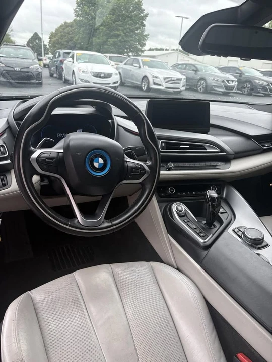 2015 BMW i8 - Image 5 of 7