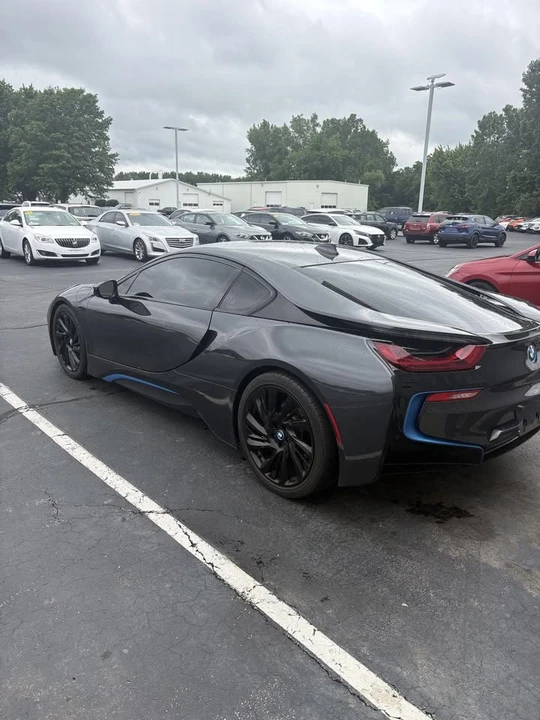 2015 BMW i8 - Image 2 of 7