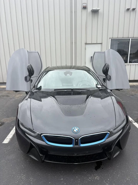 2015 BMW i8 - Image 3 of 7