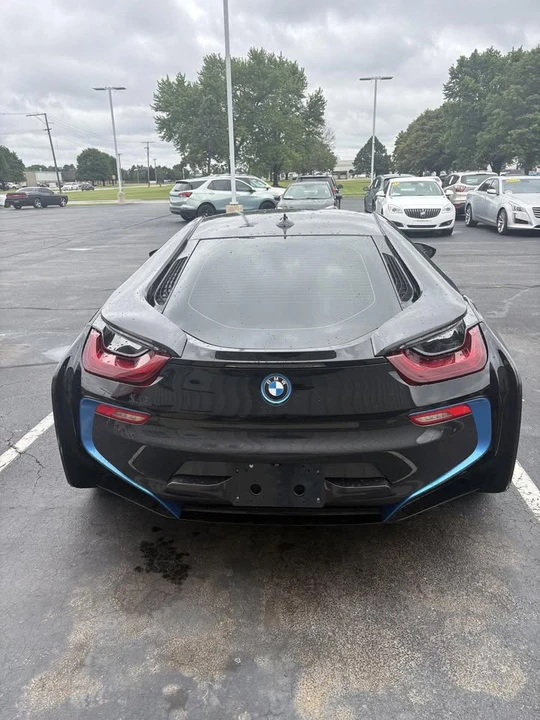 2015 BMW i8 - Image 4 of 7