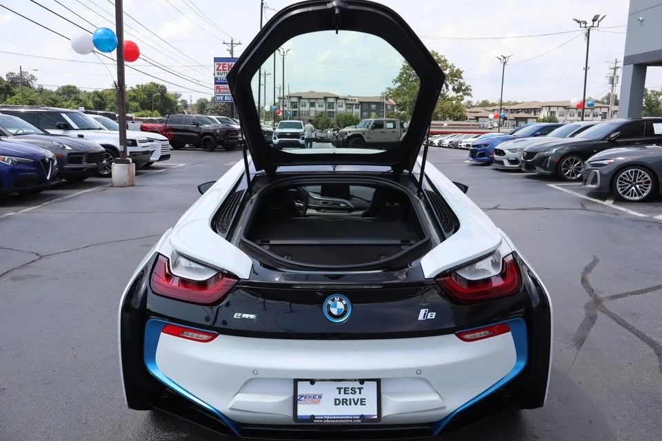 2015 BMW i8 - Image 9 of 11