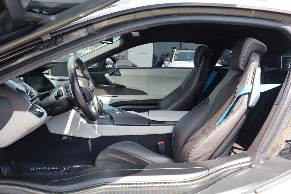2015 BMW i8 - Image 6 of 11
