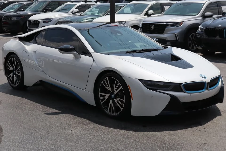 2015 BMW i8 - Image 10 of 11