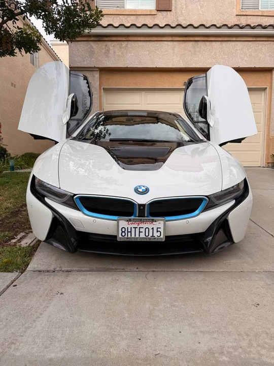 2015 BMW i8 - Image 12 of 24