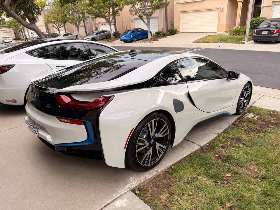 2015 BMW i8 - Image 7 of 24