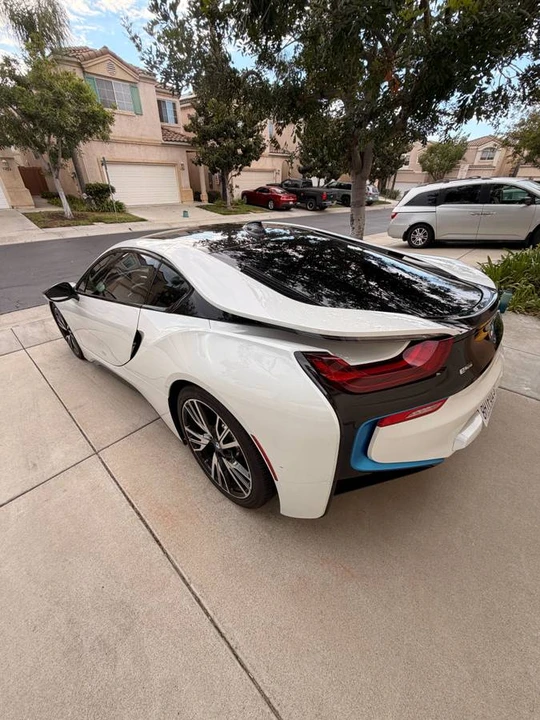 2015 BMW i8 - Image 13 of 24