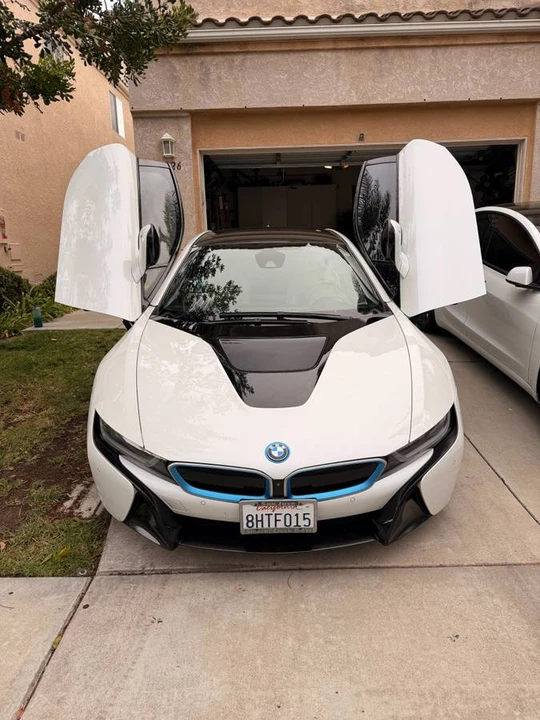 2015 BMW i8 - Image 4 of 24