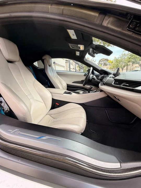 2015 BMW i8 - Image 21 of 24