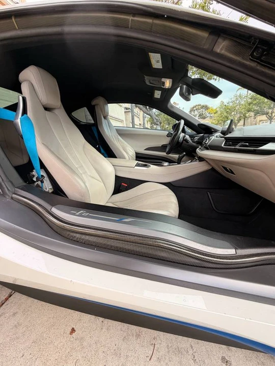 2015 BMW i8 - Image 19 of 24