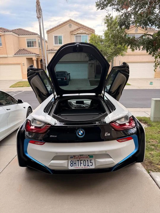 2015 BMW i8 - Image 10 of 24