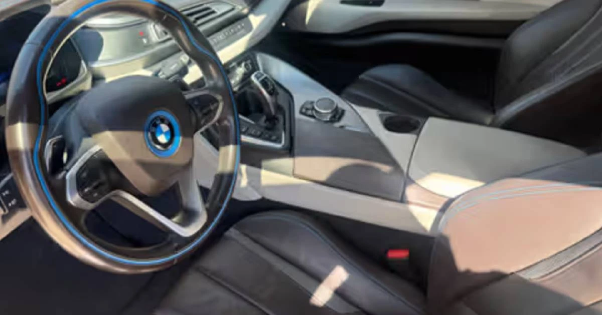 2015 BMW i8 - Image 4 of 4