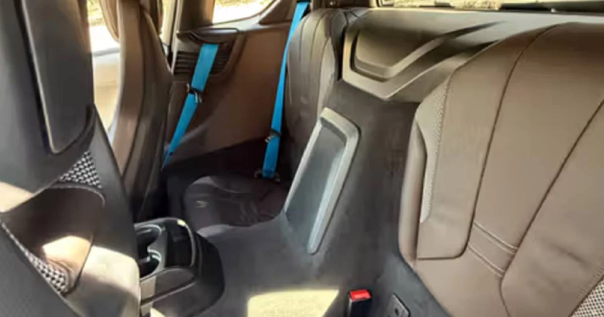 2015 BMW i8 - Image 2 of 4