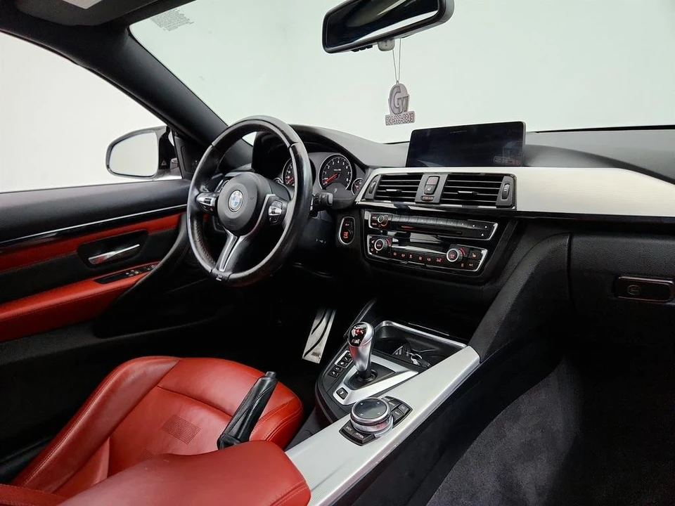 2015 BMW M4 - Image 25 of 31