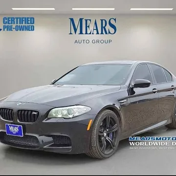 2015 BMW M5 Sedan