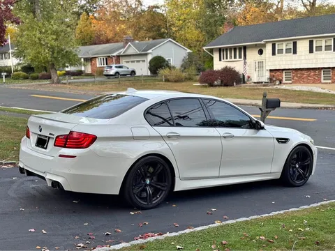 2015 BMW M5 Sedan 4D