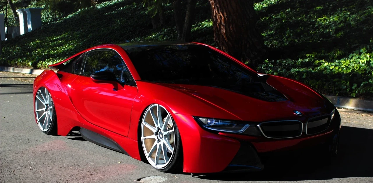 2015 BMW i8 - Image 14 of 21