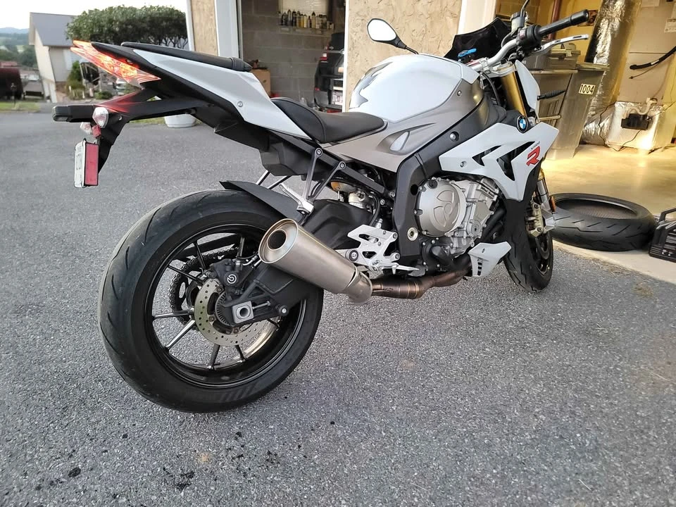2015 BMW S1000 - Image 3 of 5