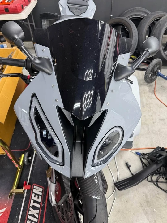 2015 BMW S1000 - Image 4 of 9