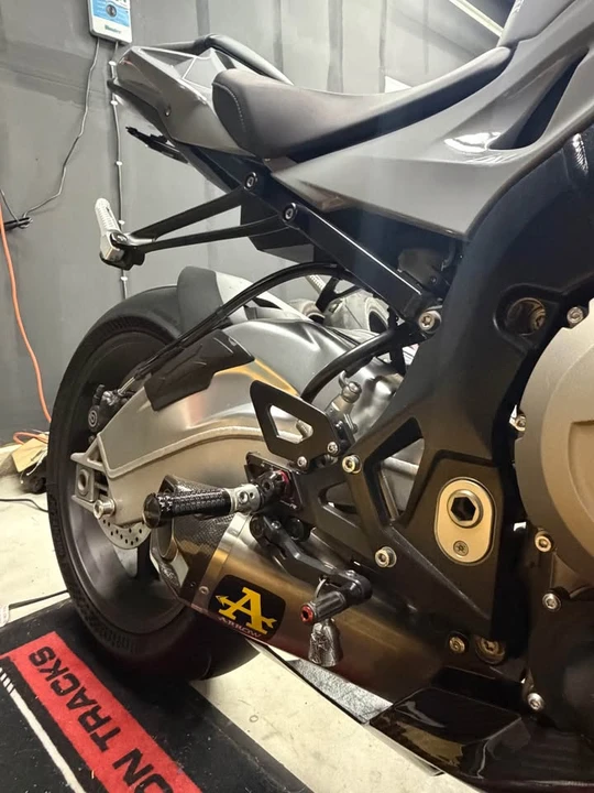 2015 BMW S1000 - Image 3 of 9