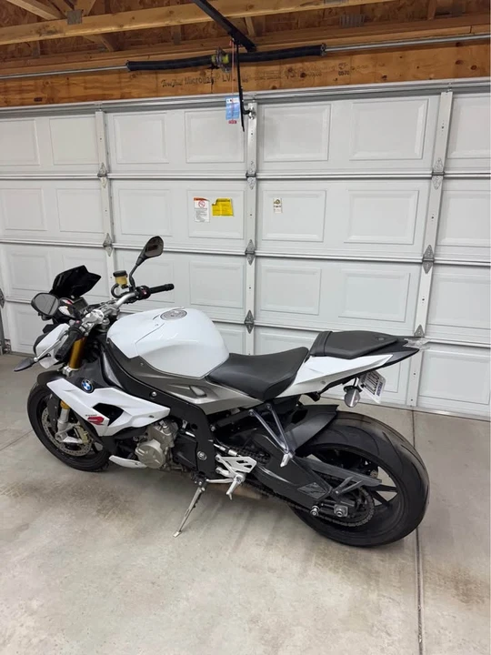 2015 BMW S1000 - Image 7 of 10