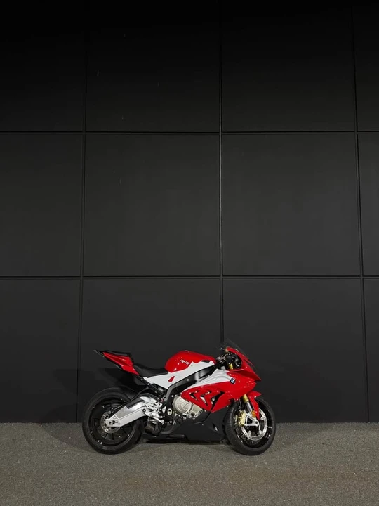 2015 BMW S1000 - Image 4 of 5