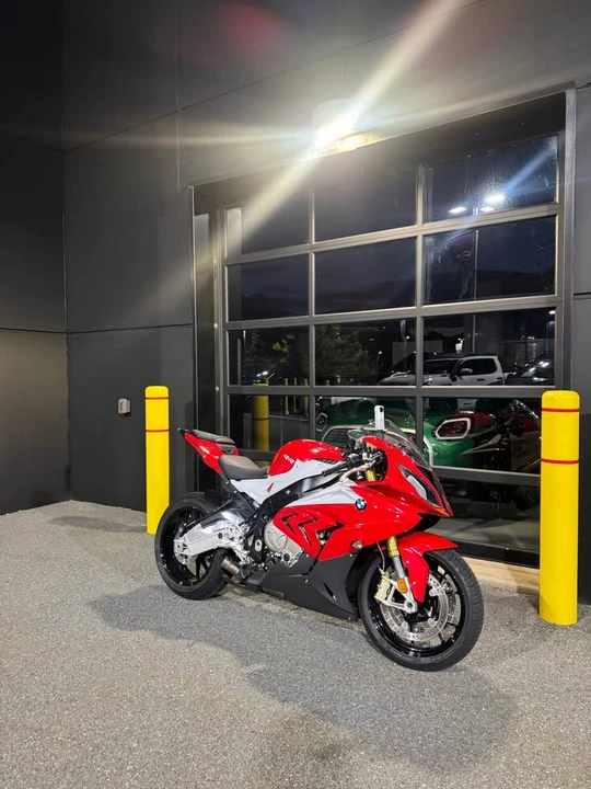 2015 BMW S1000 - Image 2 of 5