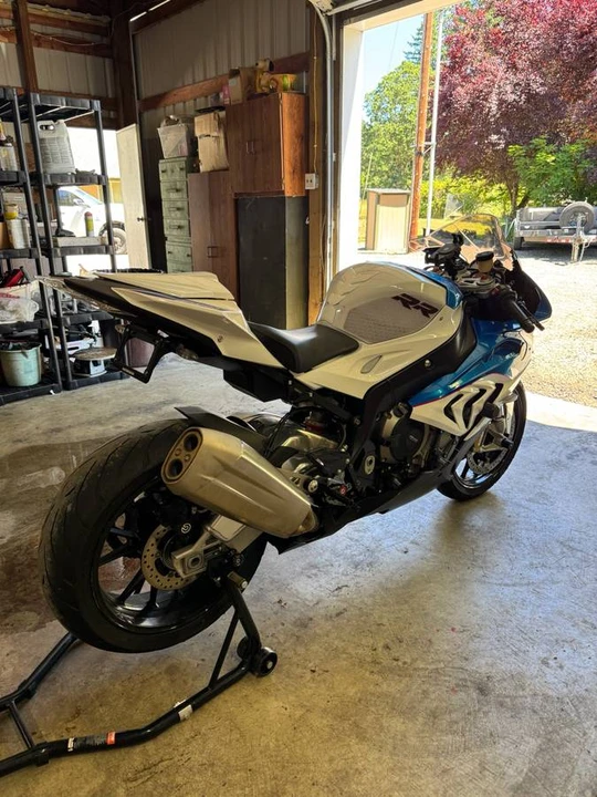 2015 BMW S1000 - Image 2 of 9