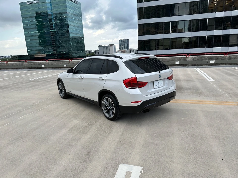 2015 BMW E84 X1 - Image 17 of 21