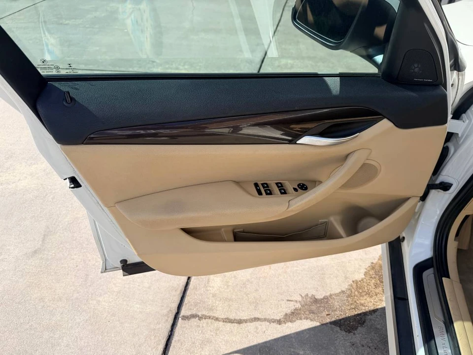 2015 BMW E84 X1 - Image 14 of 20