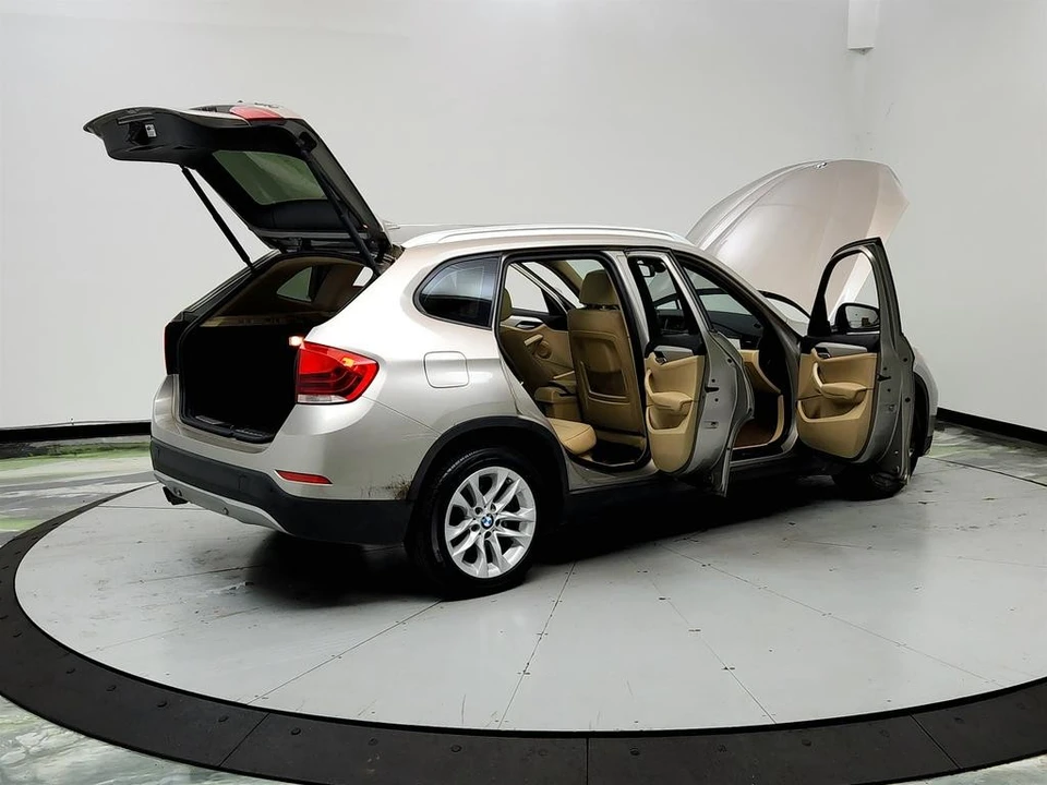2015 BMW E84 X1 - Image 11 of 21